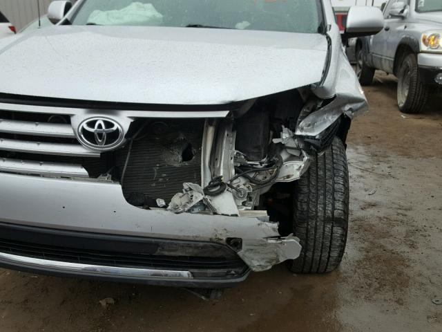 5TDZA3EH8CS023290 - 2012 TOYOTA HIGHLANDER SILVER photo 9