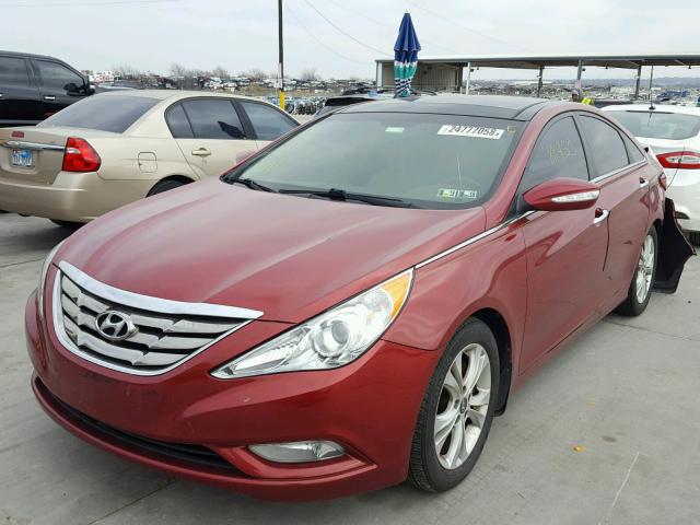 5NPEC4ACXDH574515 - 2013 HYUNDAI SONATA SE RED photo 2