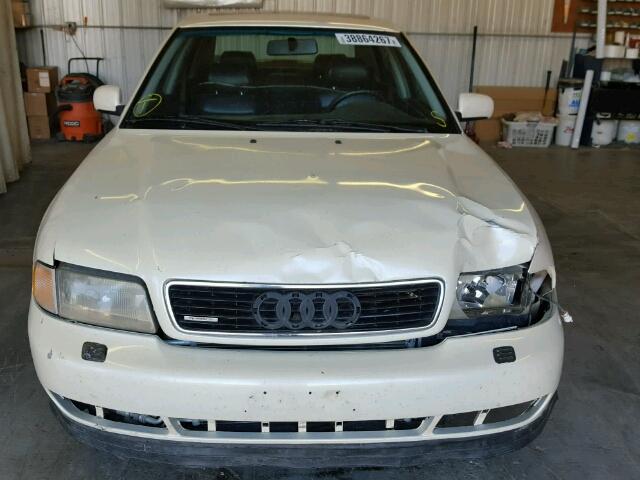 WAUDA88D1TA065536 - 1996 AUDI A4 WHITE photo 9