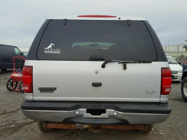 1FMPU18L2XLA45520 - 1999 FORD EXPEDITION SILVER photo 9