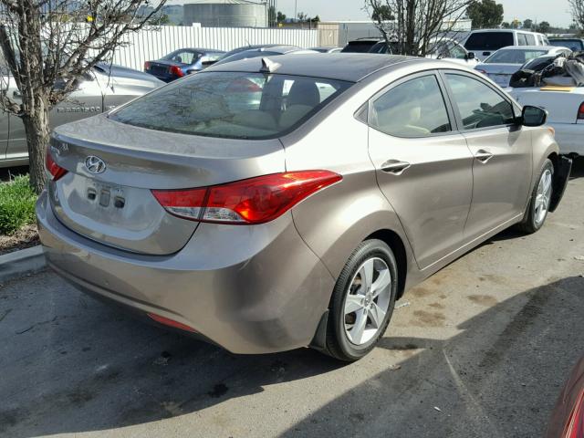 5NPDH4AE2DH274918 - 2013 HYUNDAI ELANTRA GL GOLD photo 4