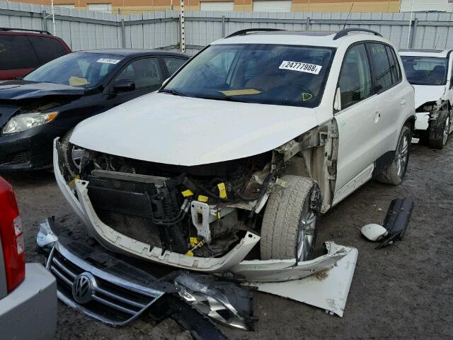 WVGBV7AX3BW523409 - 2011 VOLKSWAGEN TIGUAN S WHITE photo 2