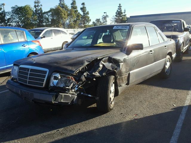 WDBEA34E2SC176820 - 1995 MERCEDES-BENZ E 420 BASE BLACK photo 2