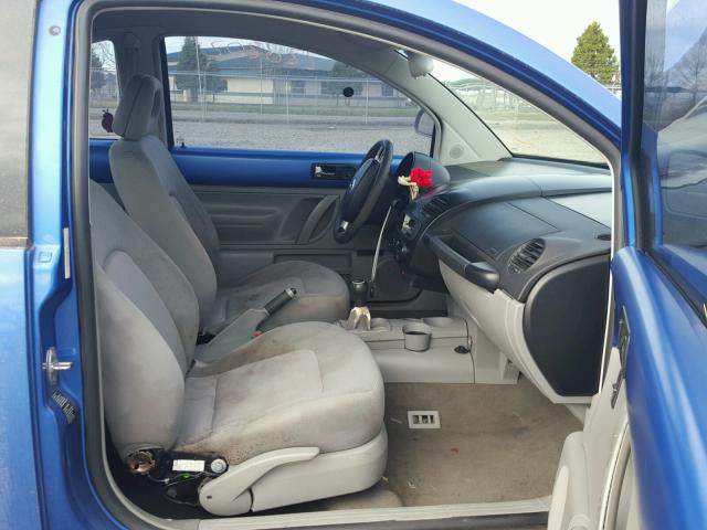 3VWBB61C6WM011182 - 1998 VOLKSWAGEN NEW BEETLE 蓝色 照片 5