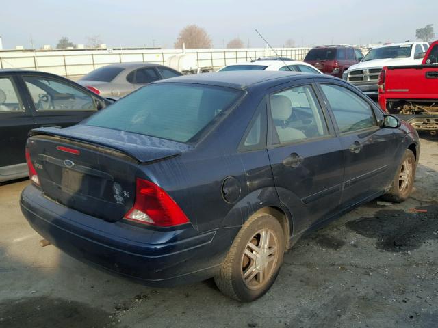 1FAFP34391W343325 - 2001 FORD FOCUS SE BLUE photo 4