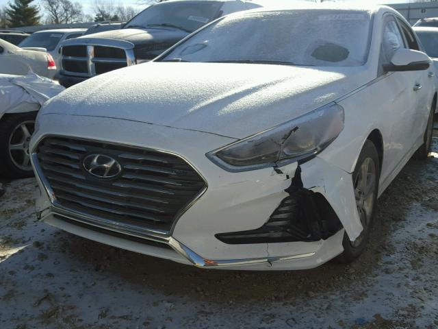 5NPE34AF0JH596559 - 2018 HYUNDAI SONATA SPO WHITE photo 9