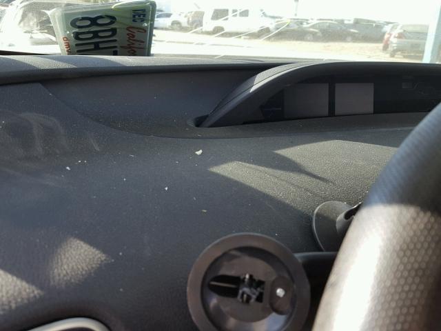 JTDKARFP7H3058695 - 2017 TOYOTA PRIUS PRIM 白色 照片 8