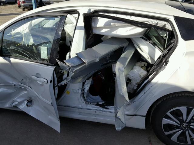 JTDKARFP7H3058695 - 2017 TOYOTA PRIUS PRIM 白色 照片 9