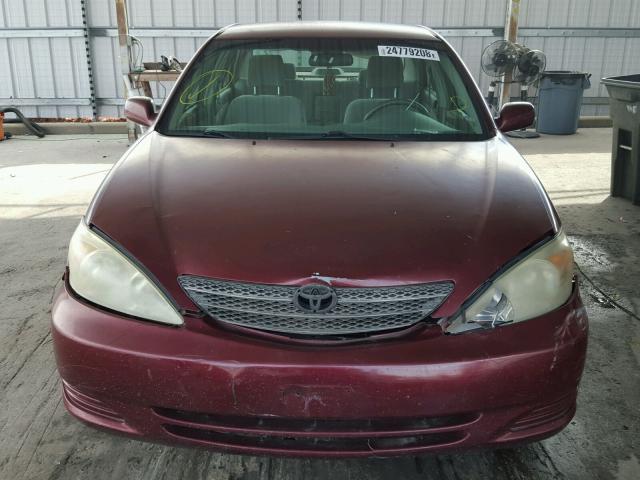 4T1BE32K22U012104 - 2002 TOYOTA CAMRY LE MAROON photo 9