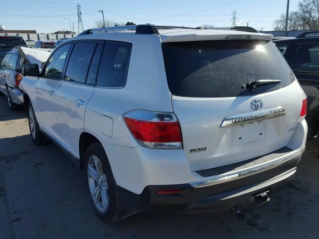 5TDDK3EH4DS237430 - 2013 TOYOTA HIGHLANDER WHITE photo 3