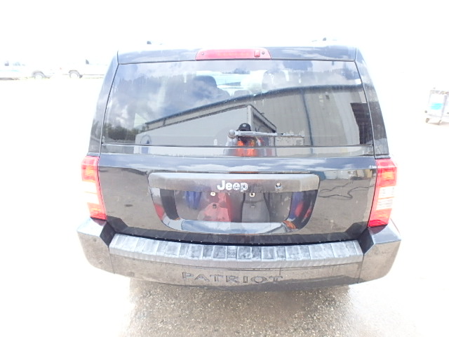 1J4NT1GA2AD625392 - 2010 JEEP PATRIOT SP BLACK photo 9