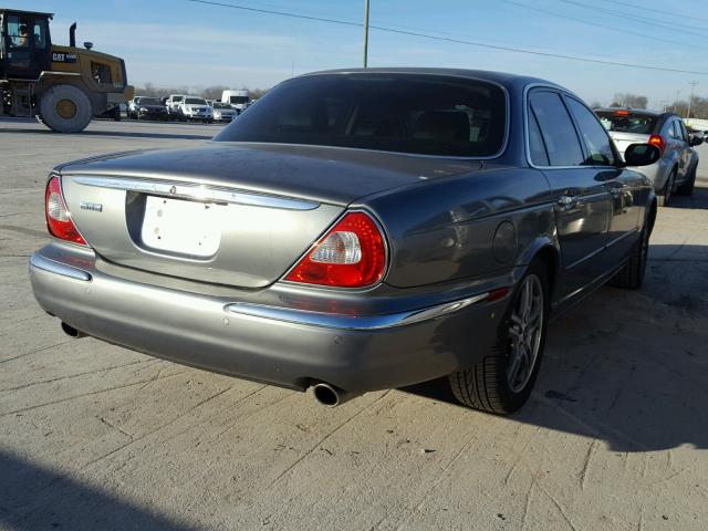 SAJWA71C44SG21250 - 2004 JAGUAR XJ8 GRAY photo 4