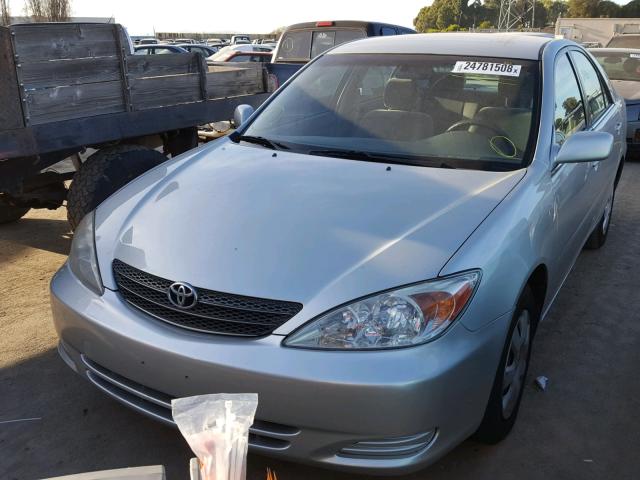 JTDBE30K930186865 - 2003 TOYOTA CAMRY LE SILVER photo 2