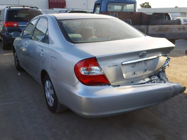 JTDBE30K930186865 - 2003 TOYOTA CAMRY LE SILVER photo 3