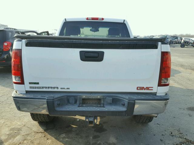 1GTPCVEA3AZ256814 - 2010 GMC SIERRA C15 WHITE photo 6