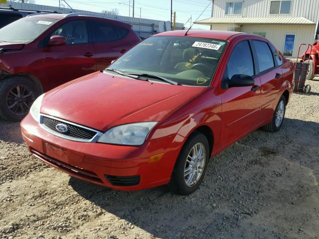 1FAFP34N07W270582 - 2007 FORD FOCUS ZX4 RED photo 2