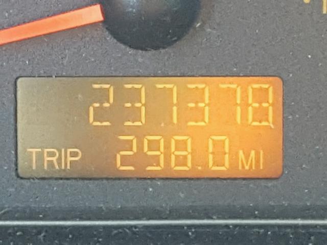 1G8AZ52F03Z100392 - 2003 SATURN ION LEVEL BLACK photo 8