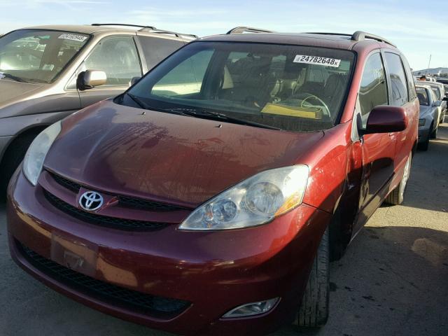 5TDZK22CX8S111975 - 2008 TOYOTA SIENNA XLE RED photo 2