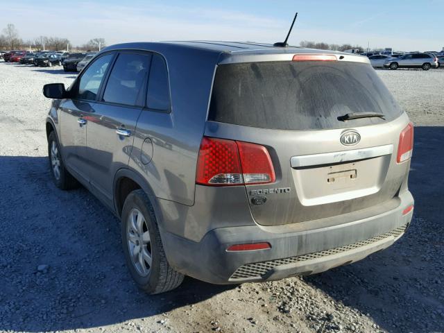 5XYKT3A17BG084324 - 2011 KIA SORENTO BA SILVER photo 3