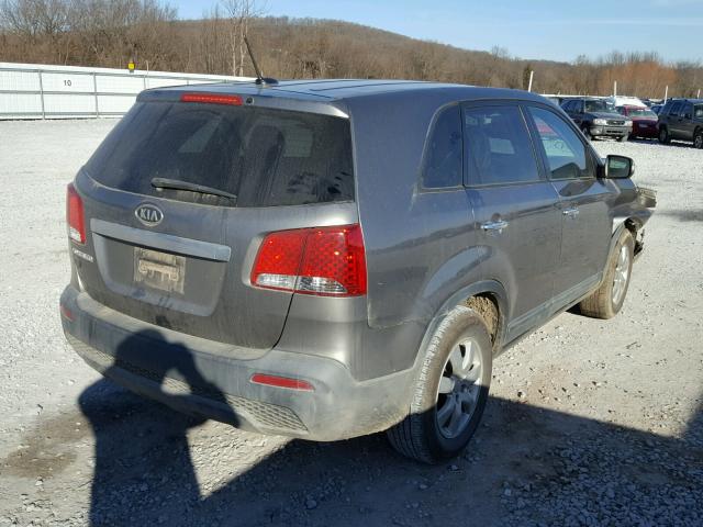 5XYKT3A17BG084324 - 2011 KIA SORENTO BA SILVER photo 4