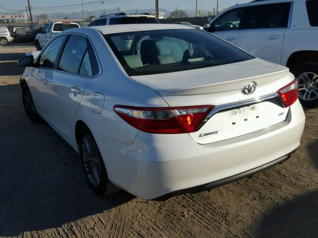 4T1BF1FK4HU294038 - 2017 TOYOTA CAMRY LE WHITE photo 3