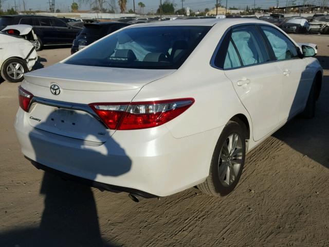 4T1BF1FK4HU294038 - 2017 TOYOTA CAMRY LE WHITE photo 4