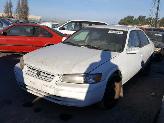 4T1BF22K5VU016949 - 1997 TOYOTA CAMRY CE WHITE photo 2