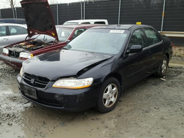 1HGCG1652YA078000 - 2000 HONDA ACCORD EX BLACK photo 2