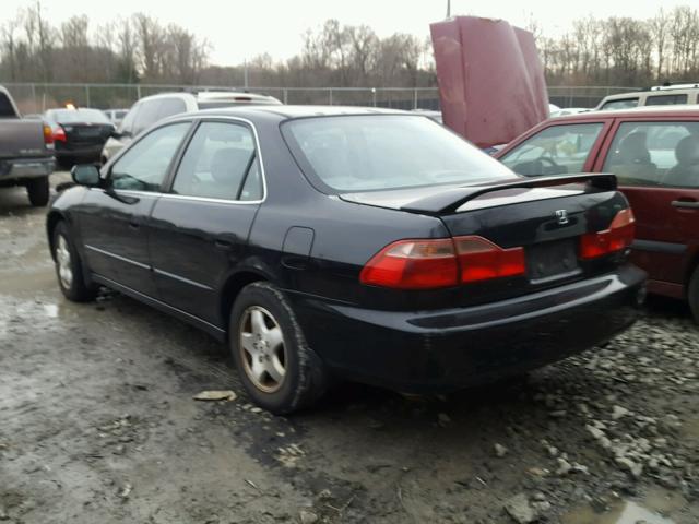 1HGCG1652YA078000 - 2000 HONDA ACCORD EX BLACK photo 3