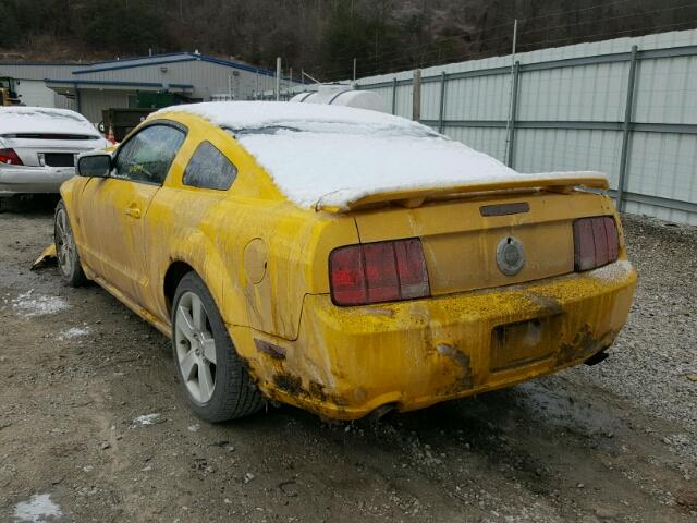 1ZVFT82H065134860 - 2006 FORD MUSTANG YELLOW photo 3