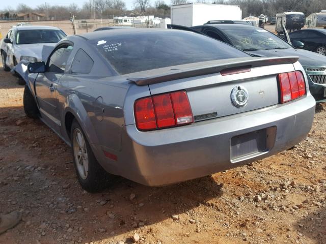 1ZVFT80N175291565 - 2007 FORD MUSTANG SILVER photo 3