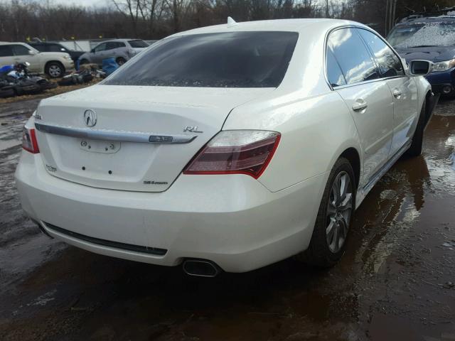 JH4KB26529C000710 - 2009 ACURA RL WHITE photo 4