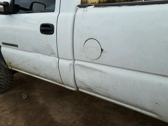 1GTHK24U52E166834 - 2002 GMC SIERRA K25 WHITE photo 9