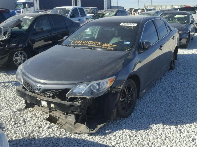 4T1BF1FK6CU084033 - 2012 TOYOTA CAMRY BASE GRAY photo 2