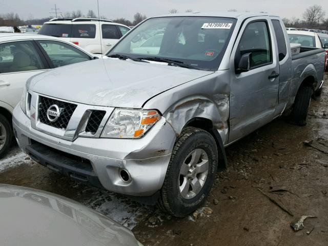 1N6AD0CW9DN715017 - 2013 NISSAN FRONTIER S SILVER photo 2