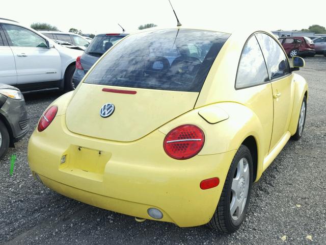 3VWCF21C7YM421641 - 2000 VOLKSWAGEN NEW BEETLE YELLOW photo 4