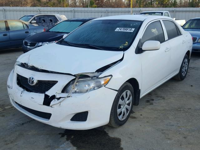 1NXBU4EE9AZ262677 - 2010 TOYOTA COROLLA BA WHITE photo 2