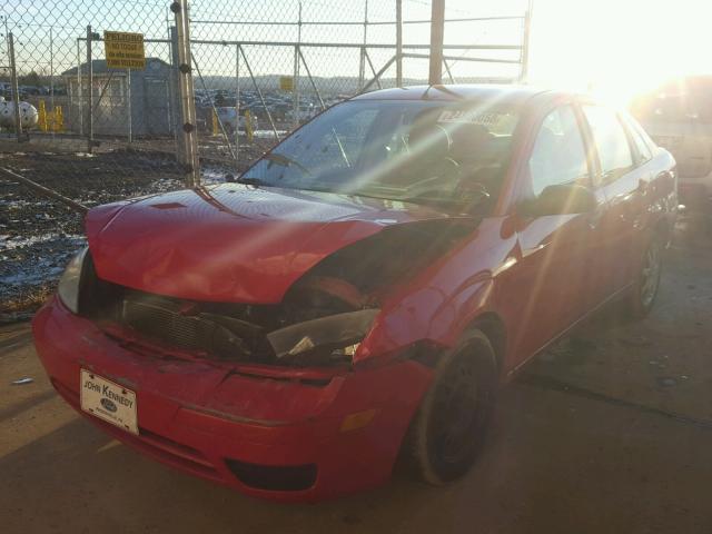 1FAFP34N45W306478 - 2005 FORD FOCUS ZX4 RED photo 2