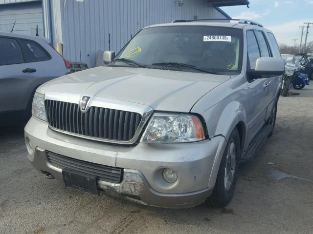 5LMFU28R93LJ38757 - 2003 LINCOLN NAVIGATOR GRAY photo 2