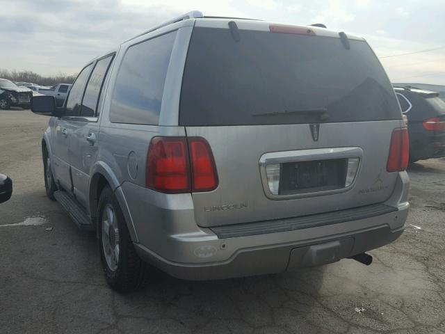 5LMFU28R93LJ38757 - 2003 LINCOLN NAVIGATOR GRAY photo 3