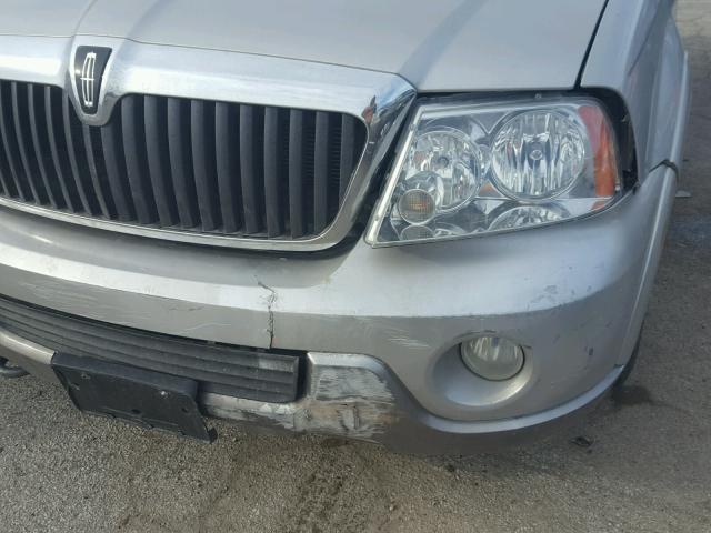 5LMFU28R93LJ38757 - 2003 LINCOLN NAVIGATOR GRAY photo 9