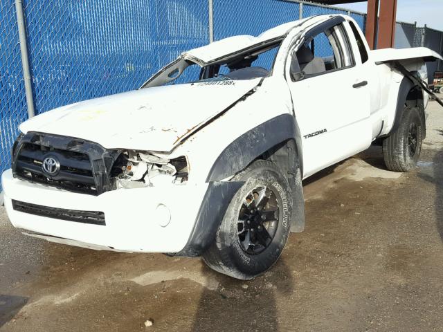 5TETU62N38Z563293 - 2008 TOYOTA TACOMA PRE WHITE photo 2