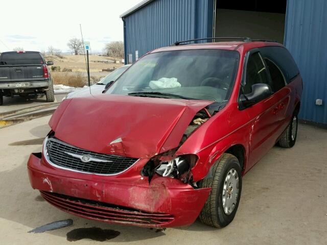 2C4GP44332R706569 - 2002 CHRYSLER TOWN & COU MAROON photo 2