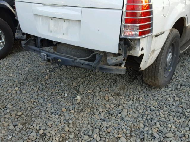 4M2ZU86W12ZJ23305 - 2002 MERCURY MOUNTAINEE WHITE photo 9