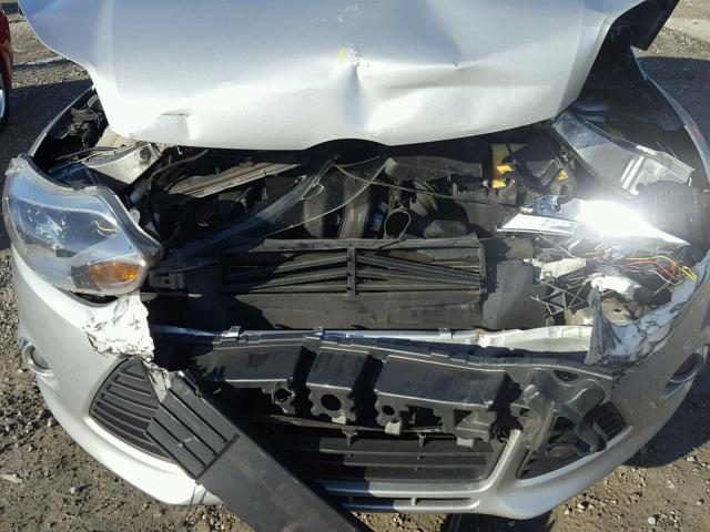 1FADP3K2XDL172074 - 2013 FORD FOCUS SE SILVER photo 9