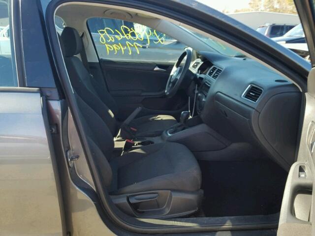 3VW2K7AJ6CM309165 - 2012 VOLKSWAGEN JETTA BASE 灰色 照片 5