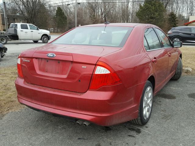 3FAHP0HA3BR229406 - 2011 FORD FUSION SE RED photo 4