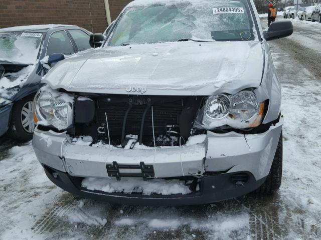 1J8GR48K89C547376 - 2009 JEEP GRAND CHER SILVER photo 9