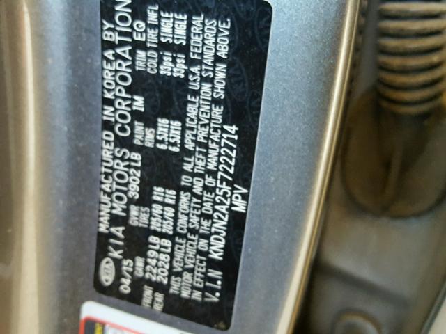 KNDJN2A25F7222714 - 2015 KIA SOUL GRAY photo 10