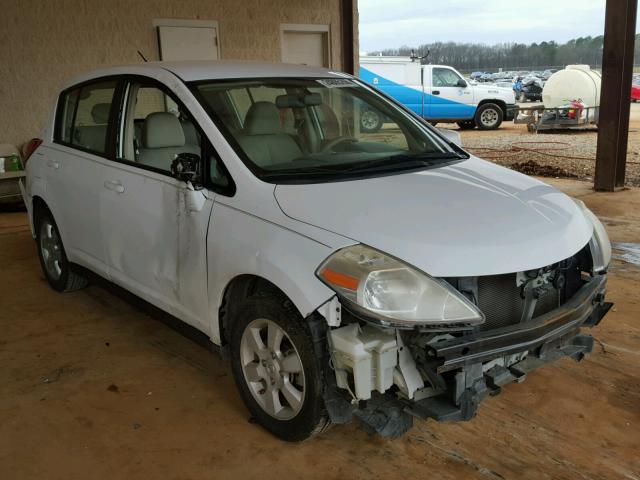 3N1BC13E49L411868 - 2009 NISSAN VERSA S WHITE photo 1